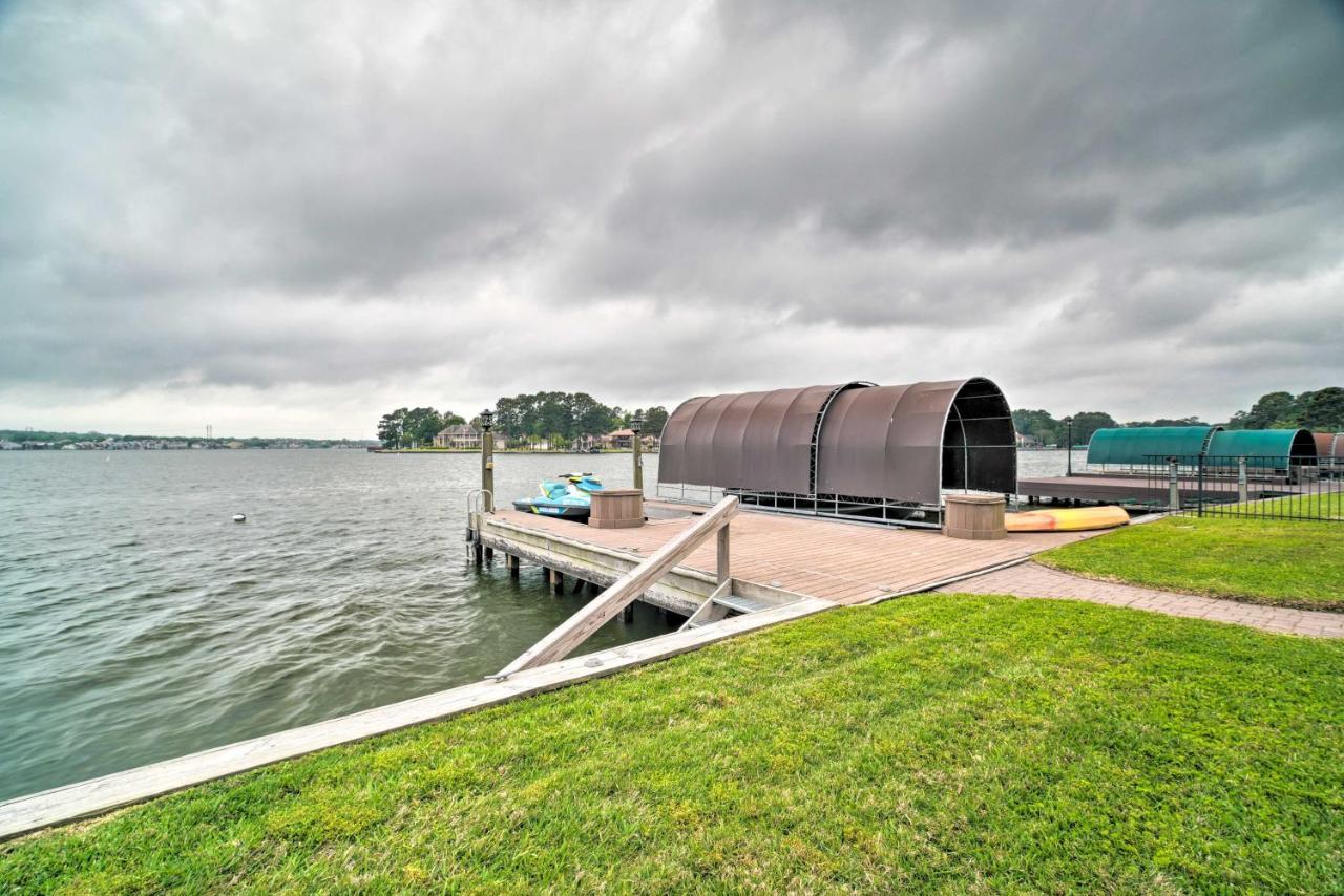 Lavish Lakefront House With Pool Table And Patio! Villa Montgomery Exterior photo